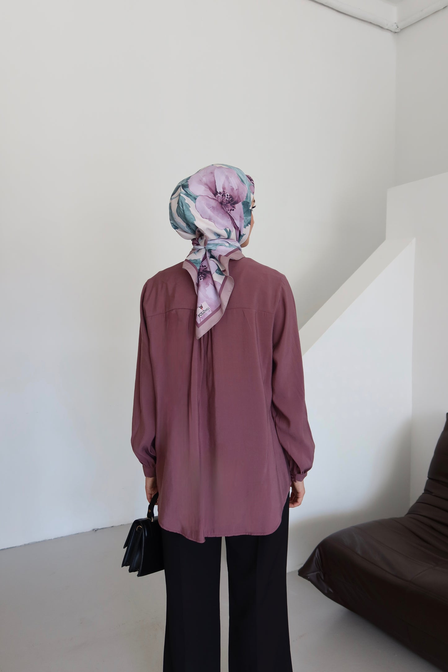 V Yaka Önü Düğme Detaylı Tesettür Gömlek - Gül