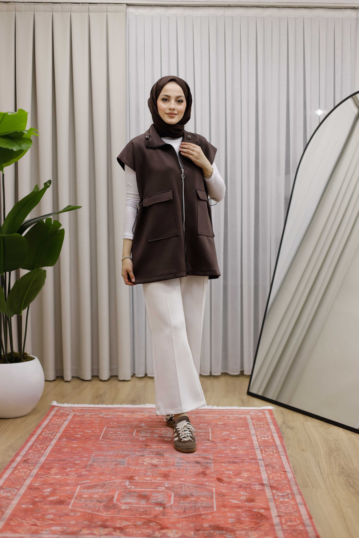 Fermuarlı Ve Çift Cepli Yelek - Kahverengi