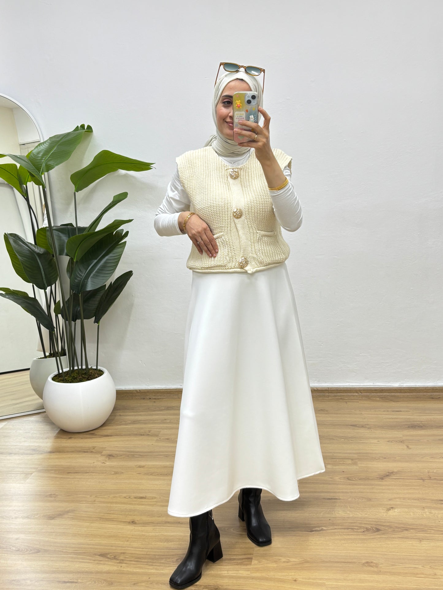 Gold düğmeli Cepli Triko Yelek - Krem