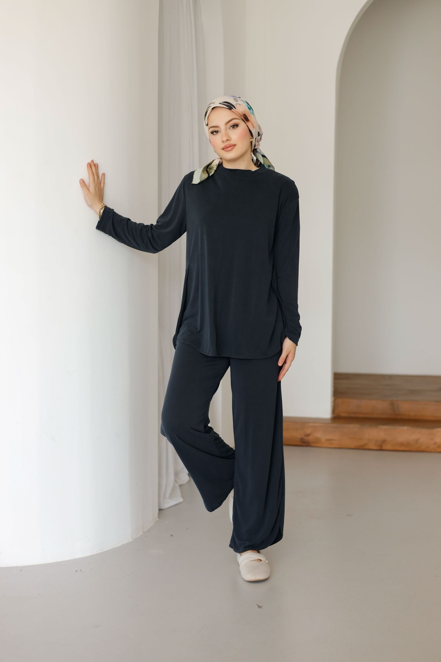 Esnek Ve Yumuşak Dokulu Oysh Tesettür Takım - Antrasit