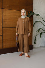 Önü Düğme Detaylı Pantolonlu Takım - Camel