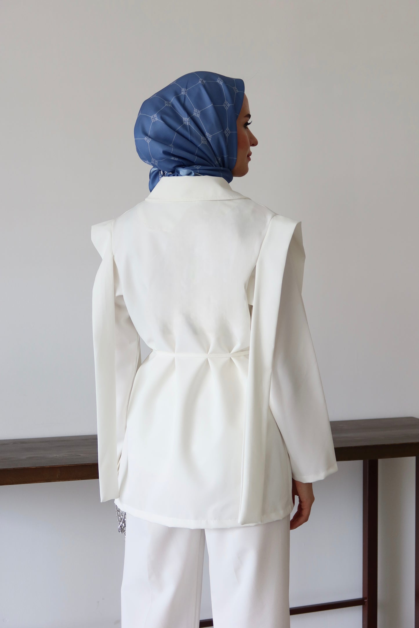 Bel Bağlamalı Blazer Ceket - Beyaz