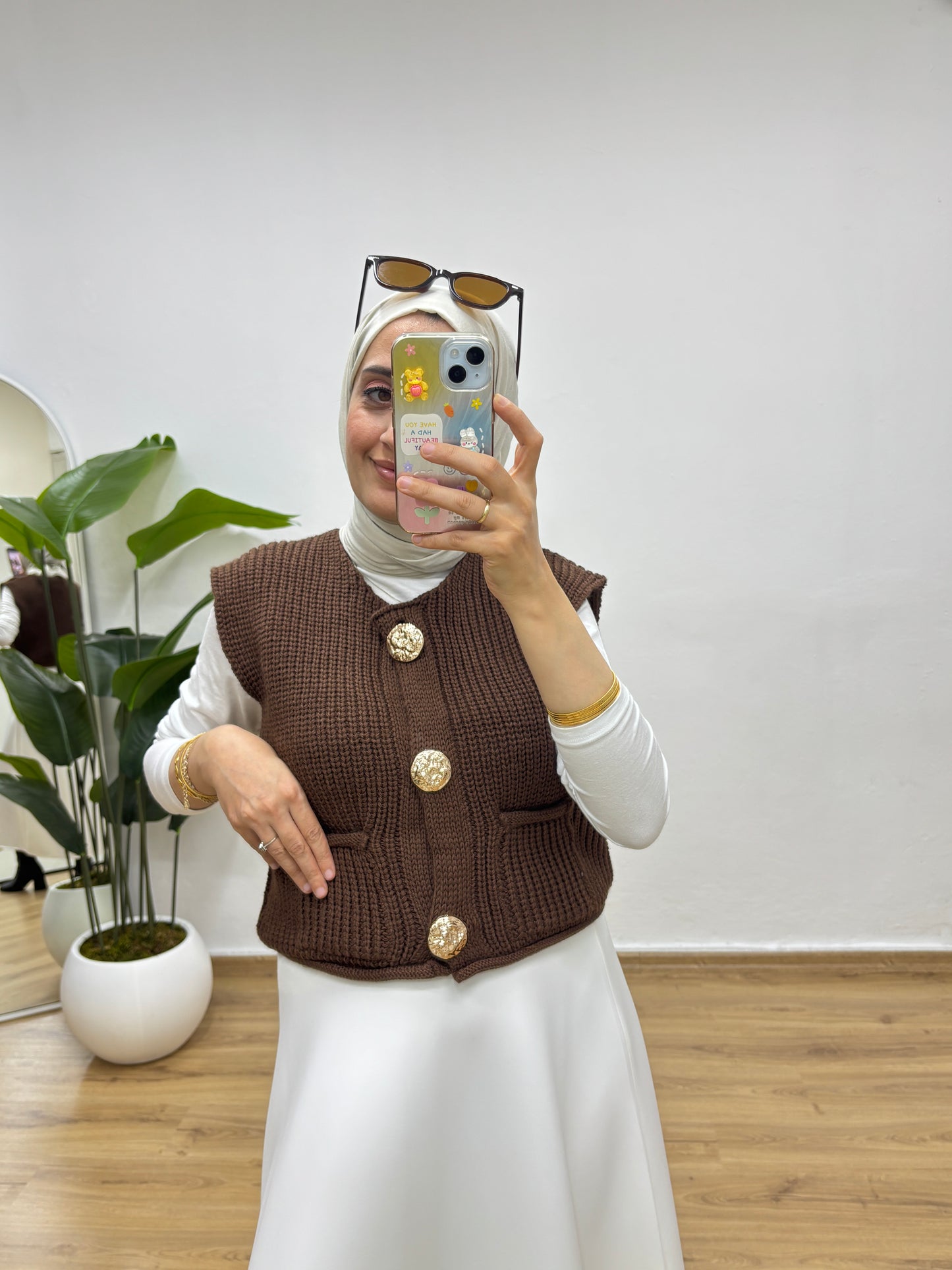 Gold Düğmeli Cepli Triko Yelek - Kahverengi