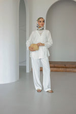 V Yaka Önü Düğme Detaylı Tesettür Gömlek - Beyaz