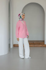 V Yaka Önü Düğme Detaylı Tesettür Gömlek - Pembe