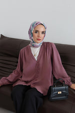 V Yaka Önü Düğme Detaylı Tesettür Gömlek - Gül