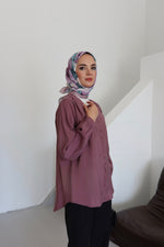 V Yaka Önü Düğme Detaylı Tesettür Gömlek - Gül