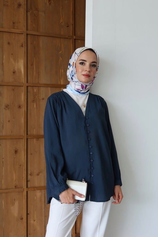 V Yaka Önü Düğme Detaylı Tesettür Gömlek - Lacivert