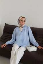 V Yaka Önü Düğme Detaylı Tesettür Gömlek - Mavi