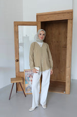 V Yaka Önü Düğme Detaylı Tesettür Gömlek - Yeşil