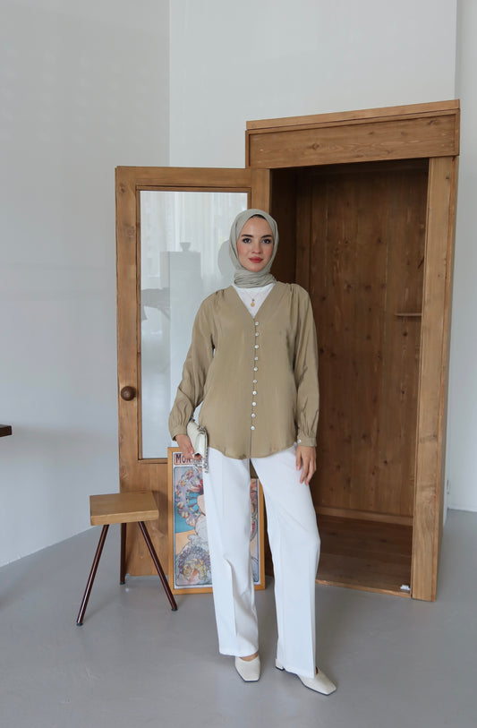 V Yaka Önü Düğme Detaylı Tesettür Gömlek - Yeşil