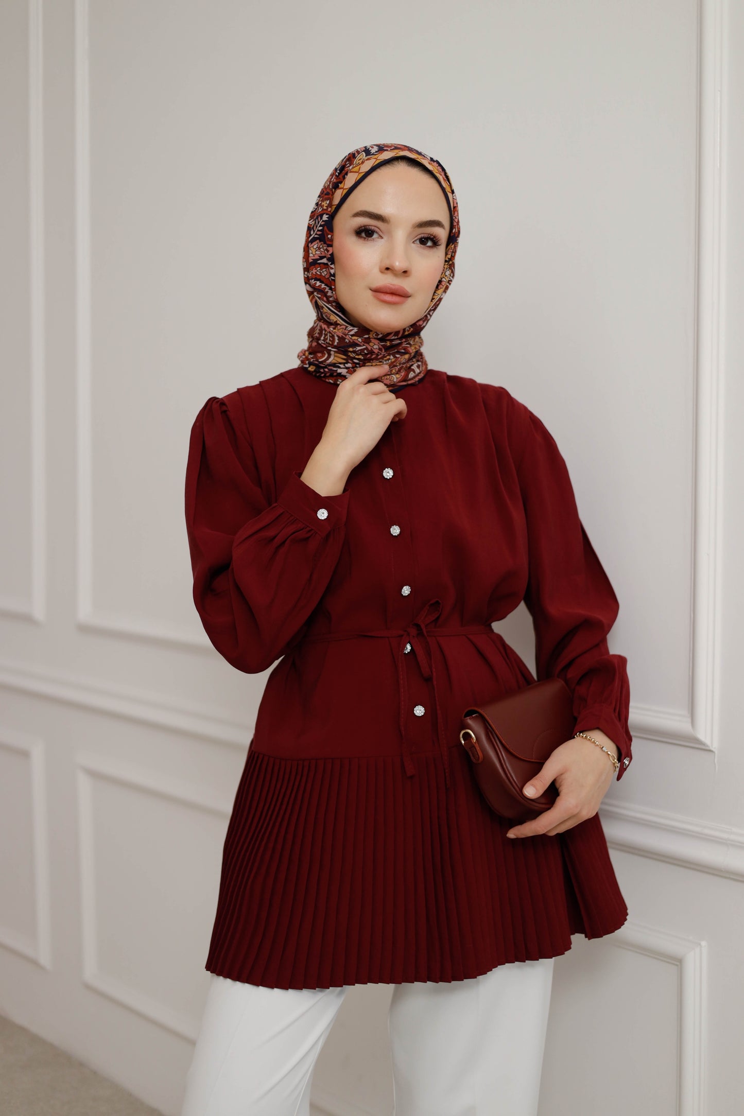 Eteği Piliseli ve Bel Bağlamalı Tesettür Gömlek