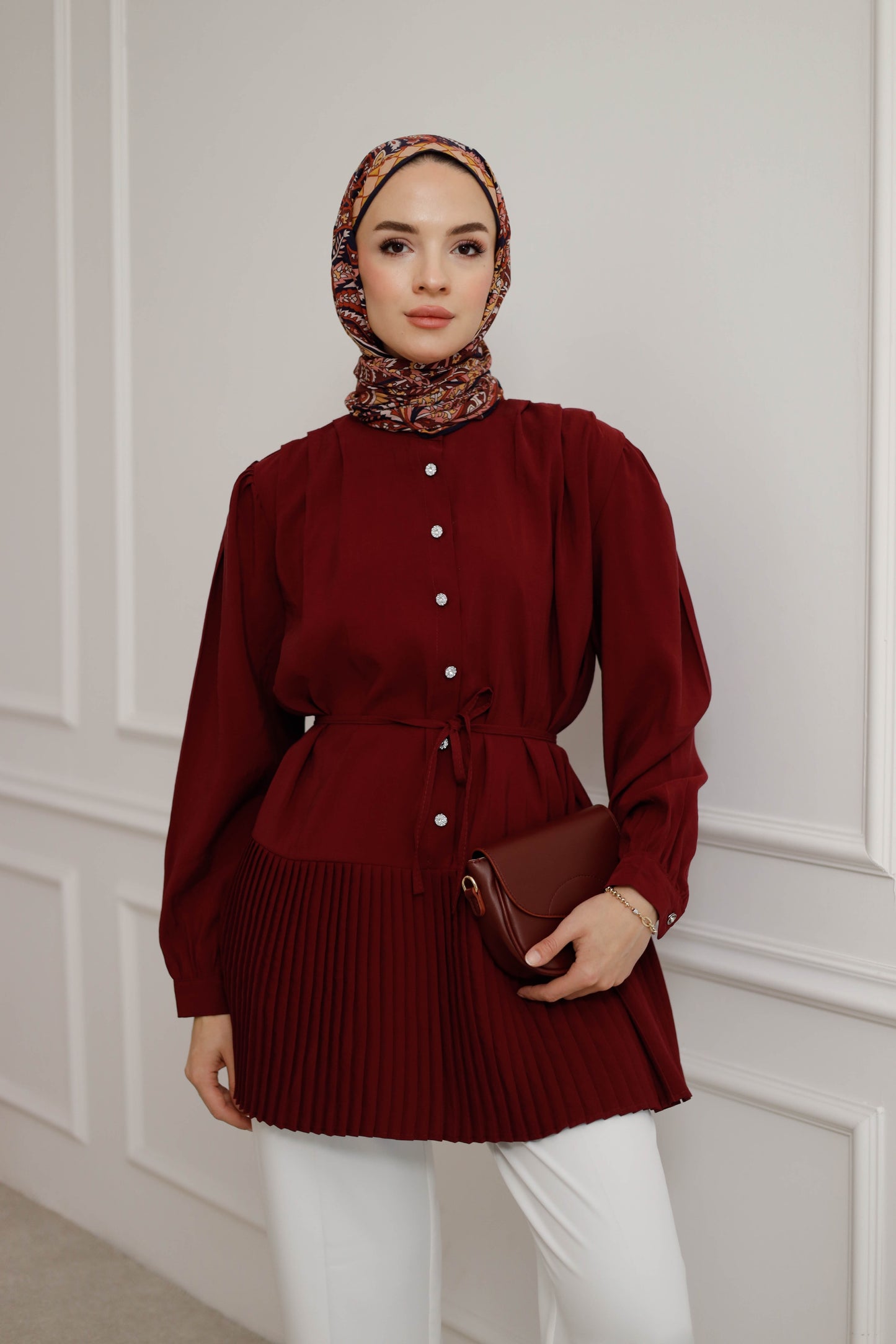 Eteği Piliseli ve Bel Bağlamalı Tesettür Gömlek