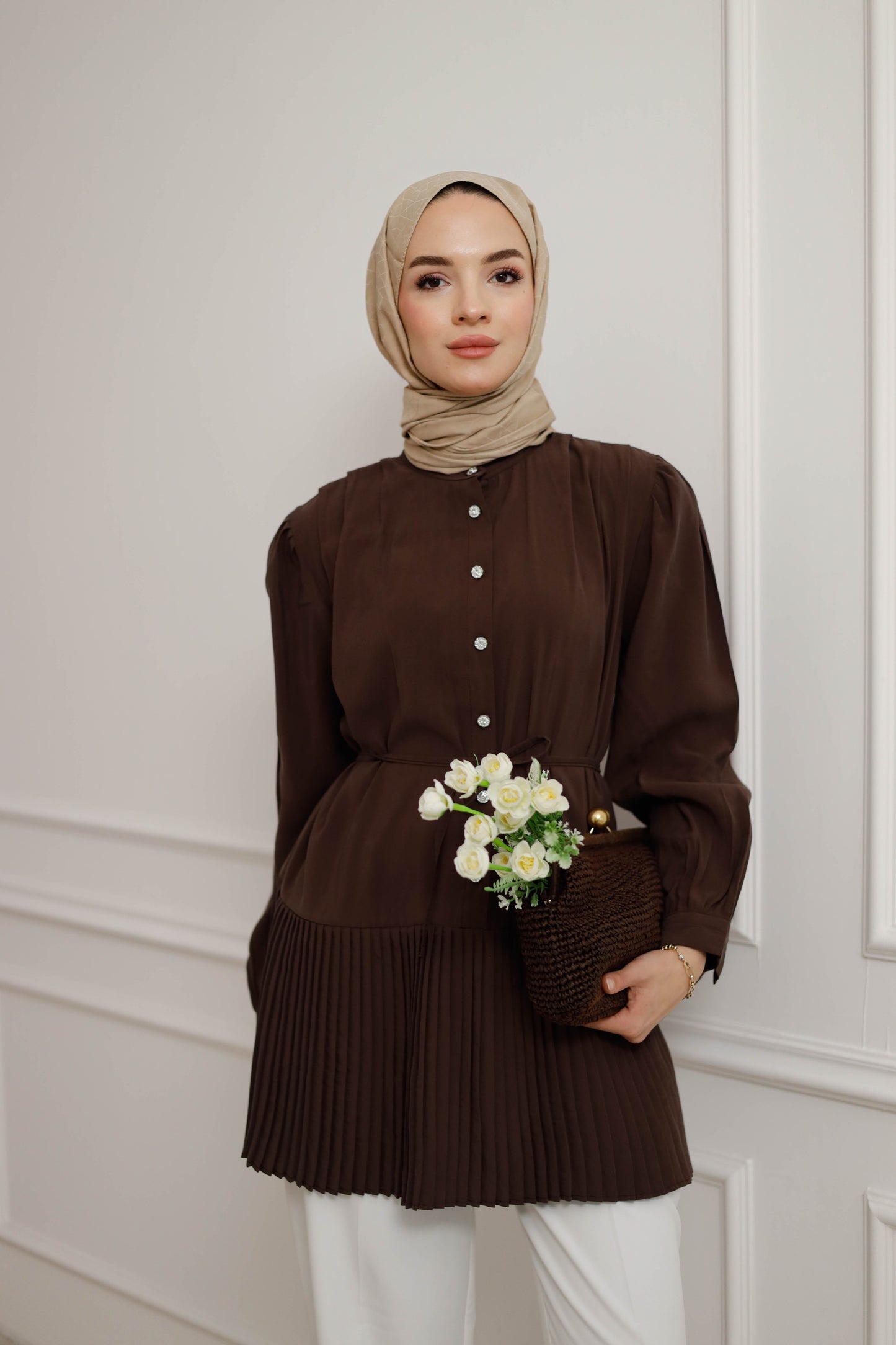 Eteği Piliseli ve Bel Bağlamalı Tesettür Gömlek