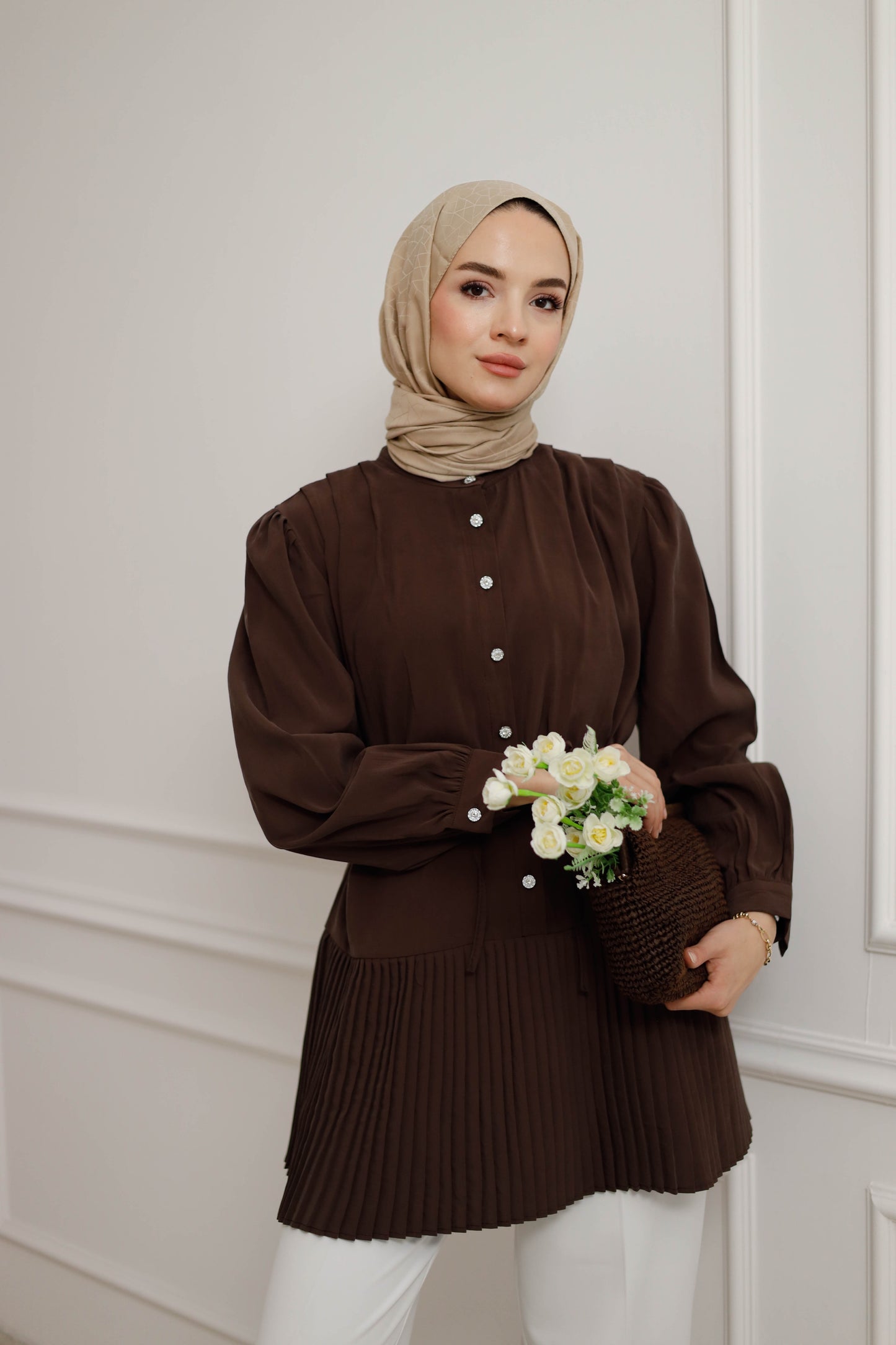 Eteği Piliseli ve Bel Bağlamalı Tesettür Gömlek