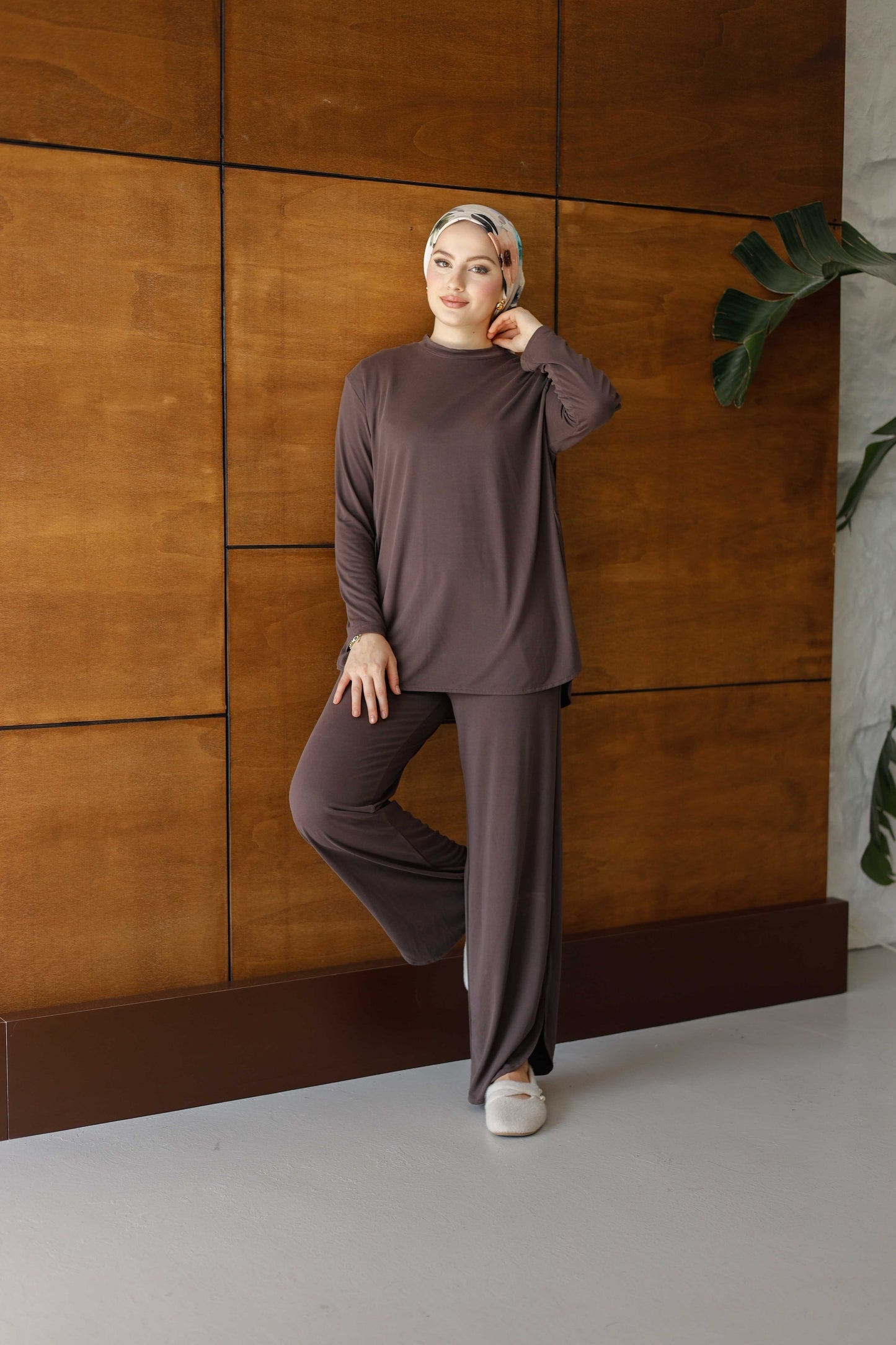 Esnek Ve Yumuşak Dokulu Oysh Tesettür Takım - Kahverengi