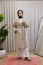 Ceket Yaka Kruvaze Kuşaklı Premium  Ara Boy Kaban  - Taş