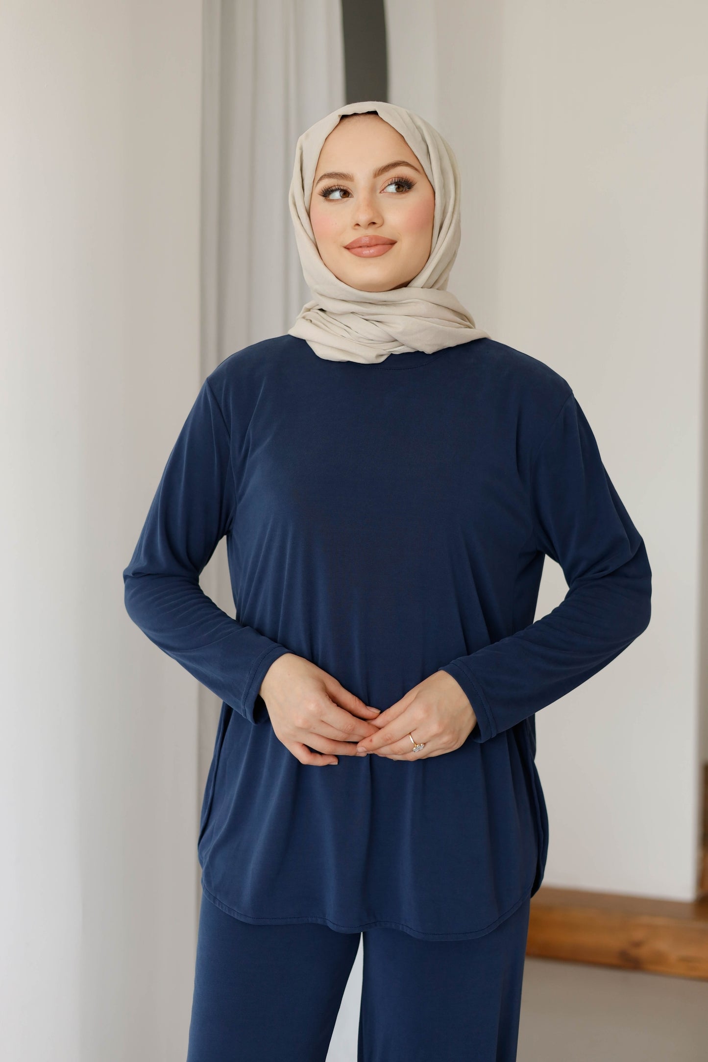 Esnek Ve Yumuşak Dokulu Oysh Tesettür Takım - Lacivert
