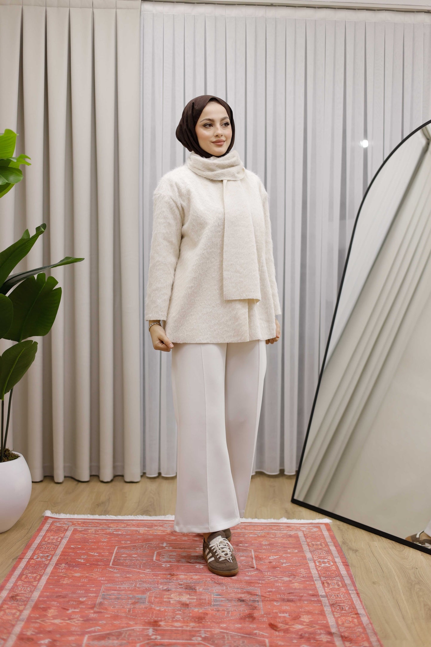 Atkı Detaylı Pelüş Ceket Premium - Bej