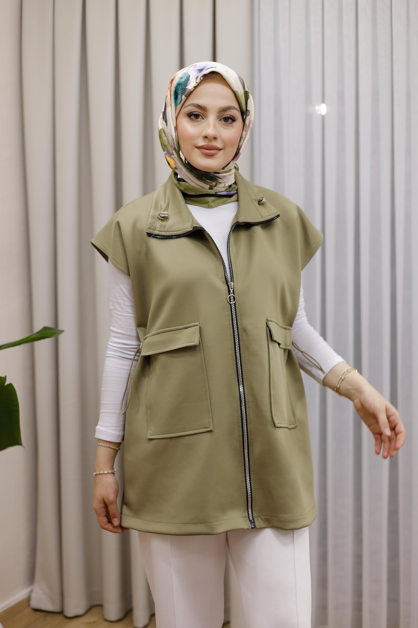 Fermuarlı Ve Çift Cepli Yelek - Haki