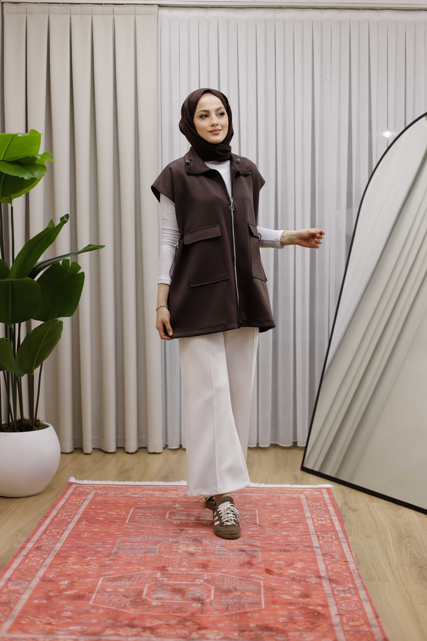 Fermuarlı Ve Çift Cepli Yelek - Kahverengi