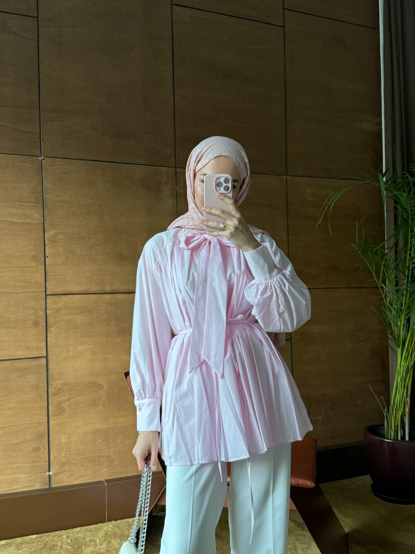 Kadın Önü Pileli ve Bel Bağlamalı Tesettür Gömlek - Pembe