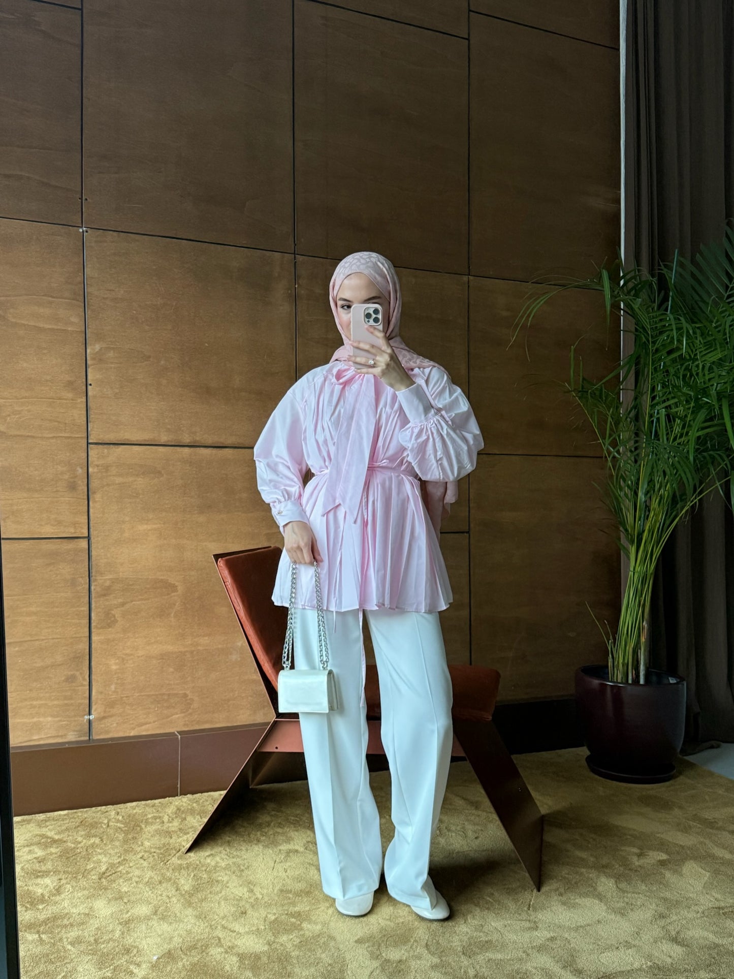 Kadın Önü Pileli ve Bel Bağlamalı Tesettür Gömlek - Pembe