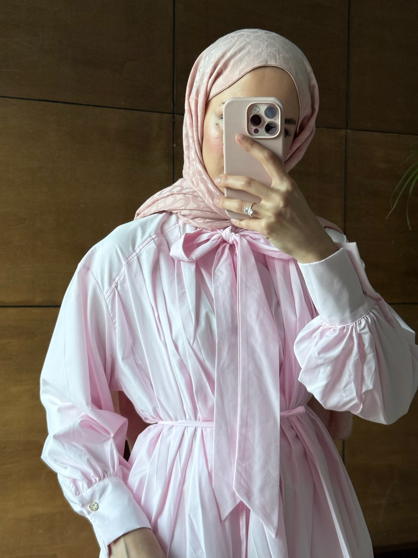 Kadın Önü Pileli ve Bel Bağlamalı Tesettür Gömlek - Pembe