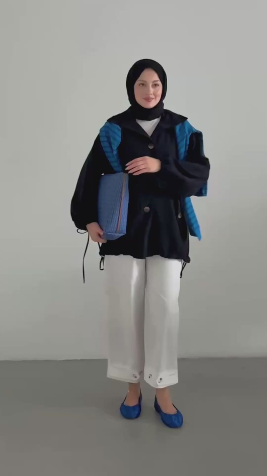 Kadın Kolu ve Eteği Büzgülü Cepli Oversize Ceket - Siyah