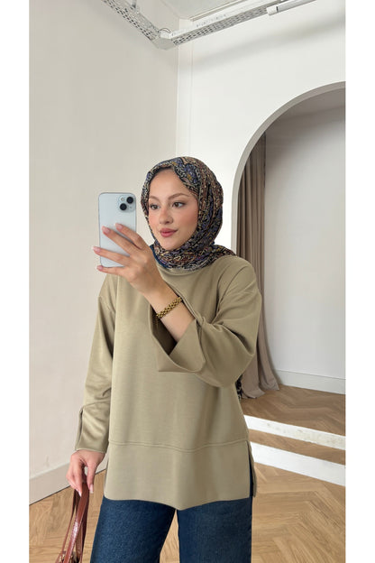 Kadın Kolları ve Eteği Yırtmaç Detaylı Tesettür Tunik - Haki - Görsel 1