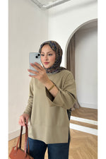 Kadın Kolları ve Eteği Yırtmaç Detaylı Tesettür Tunik - Haki - Görsel 5