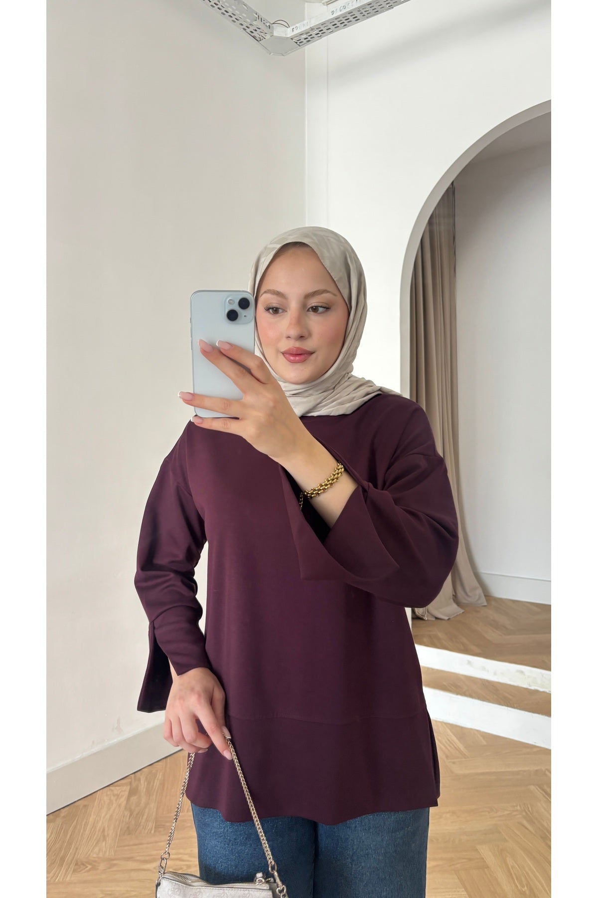 Kadın Kolları ve Eteği Yırtmaç Detaylı Tesettür Tunik - Mürdüm - Görsel 1